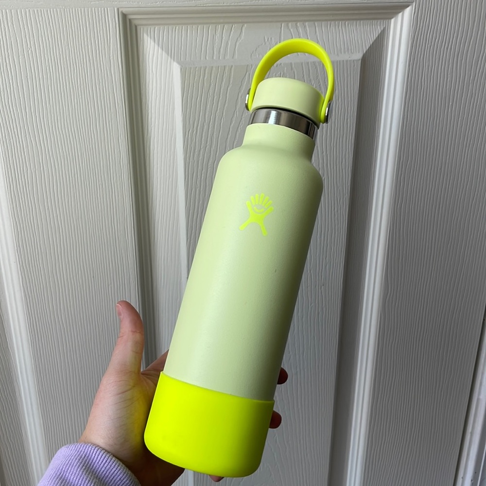 21oz Pale Yellow Hydro Flask (no dents)